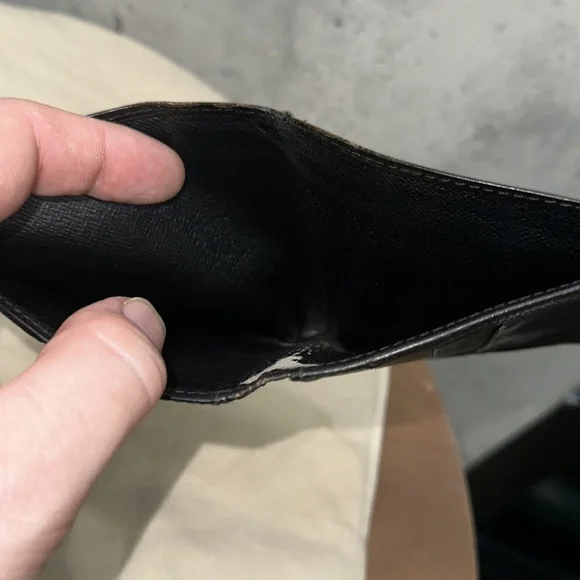 Louis Vuitton black epi 6 credit card slot billfold billets